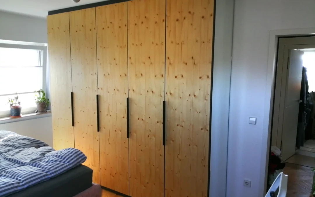 Schlafzimmerschrank-astige Fichte